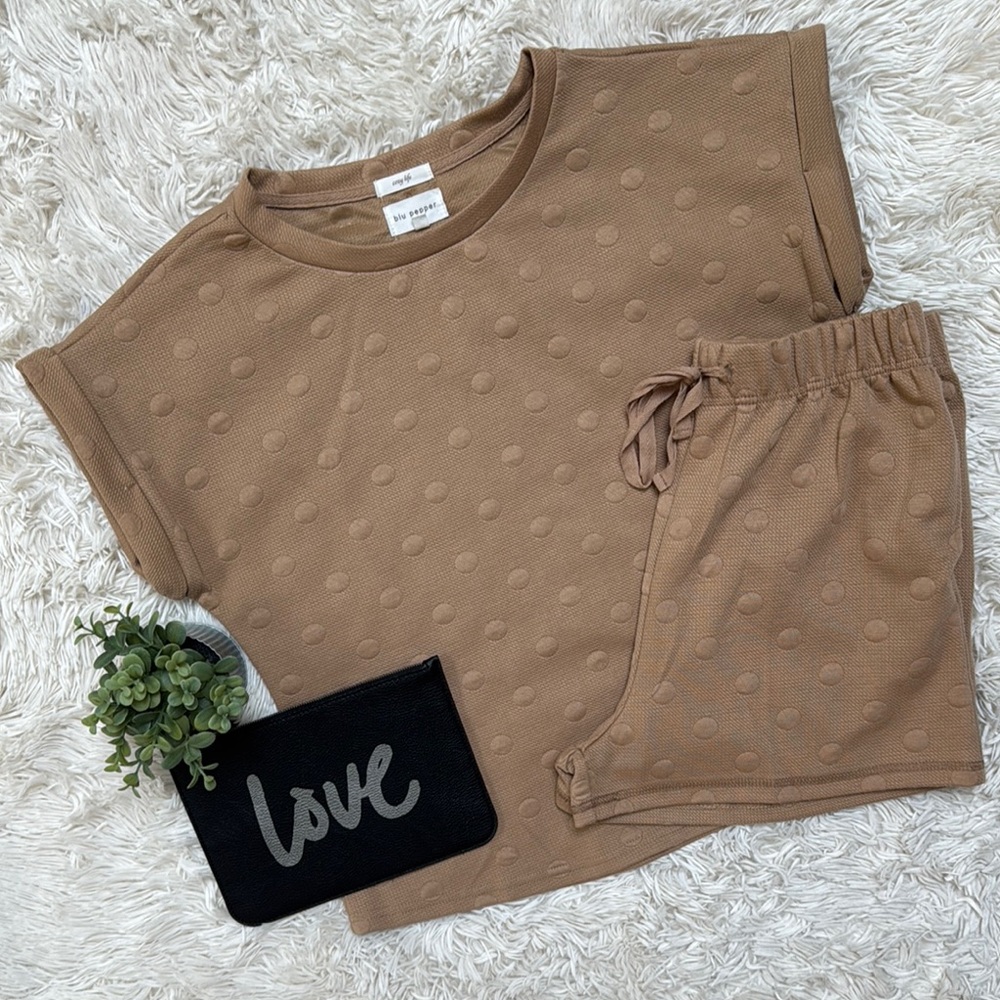 Blu Pepper Textured Polka Dot Top & Shorts Set 💗 Brown